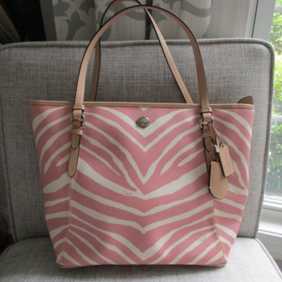 Coach Handbags - Coach Peyton Tote